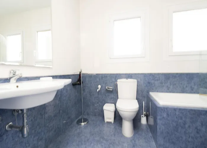 In With Private Pool And Вилла *