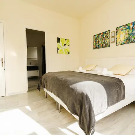 In With Private Pool And Μαρμπέλλα