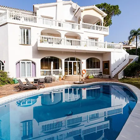 Βίλα In With Private Pool And Μαρμπέλλα