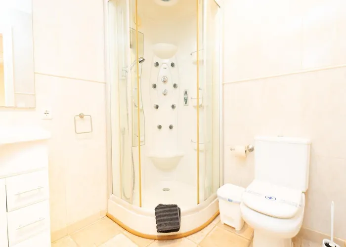 In With Private Pool And Βίλα Μαρμπέλλα