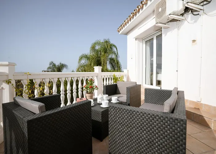 Βίλα In With Private Pool And Μαρμπέλλα