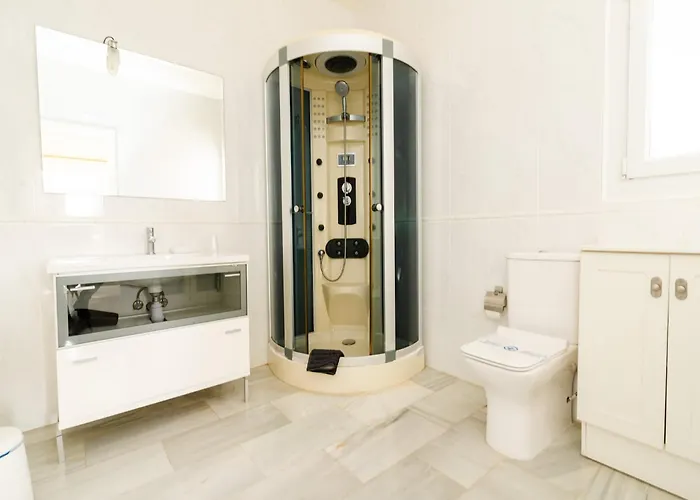 In With Private Pool And Βίλα