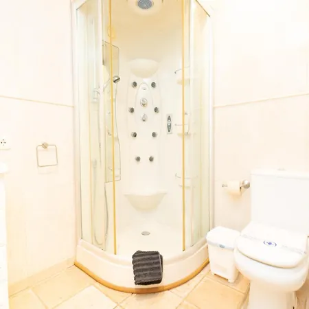 In With Private Pool And Vila Marbella