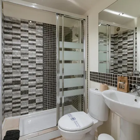 In With Private Pool And *