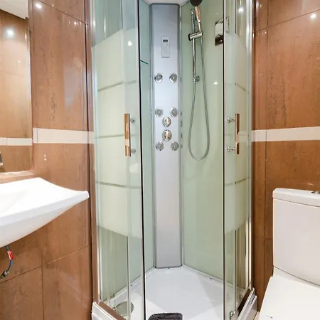 In With Private Pool And Vila *